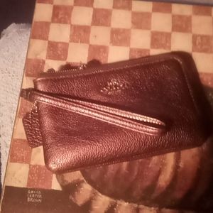 Wristlet Brown/Bronze double zipper Wristlet used once